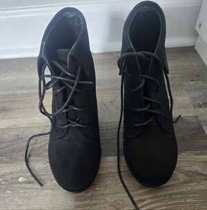 TOP Moda Black Lace-Up Boots